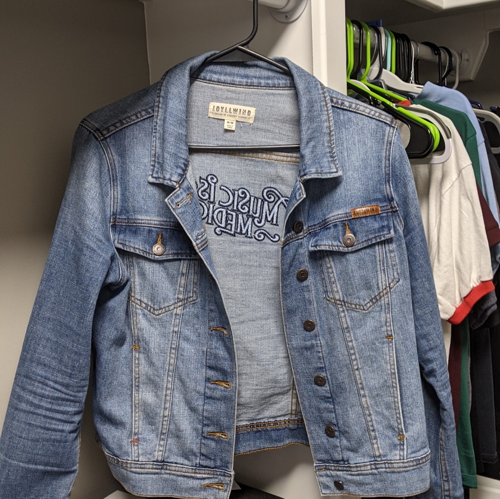 Embroidered denim jacket